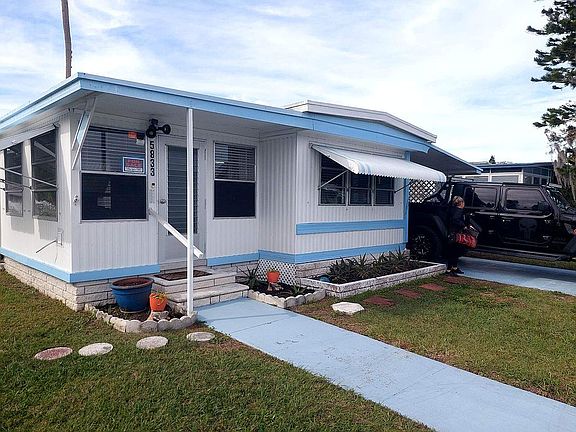 2nd image of 5833 Westlake Dr