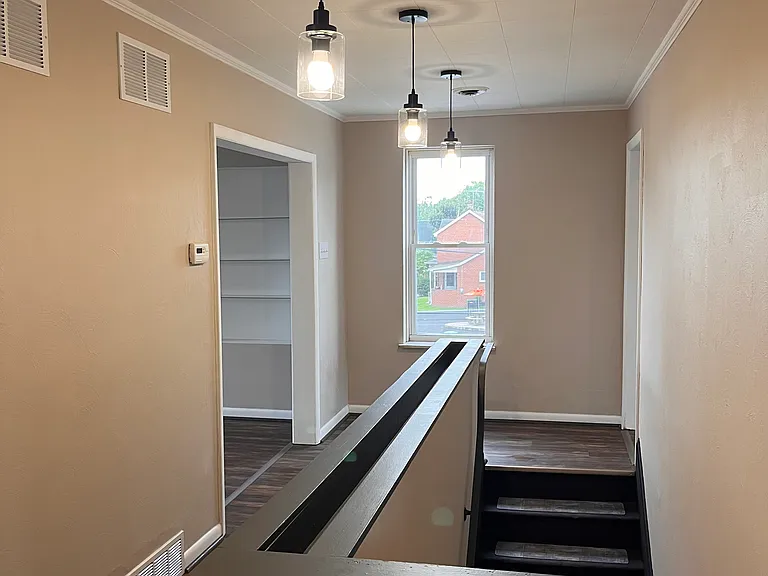 234C Lloyd Ave — Photo 2