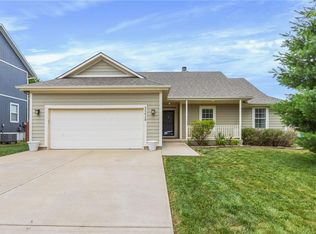 20618 W 221st St, Spring Hill, KS 66083