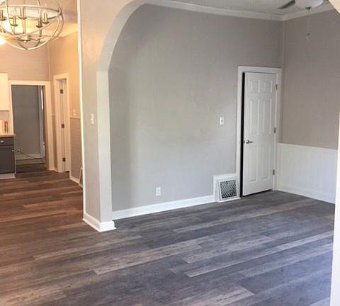 Entry to living room and dinning area