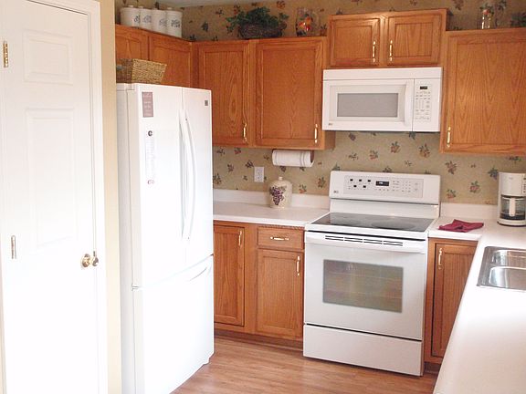 5th image of 3326 Sandwood Dr