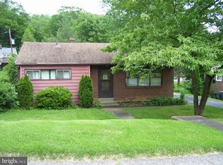 4017 E Chester Dr, Aston, PA 19014