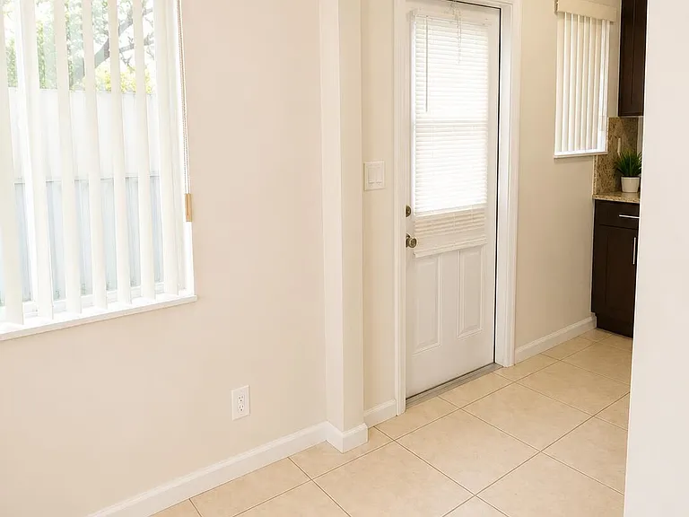 3609 Polk St #2 — Photo 5