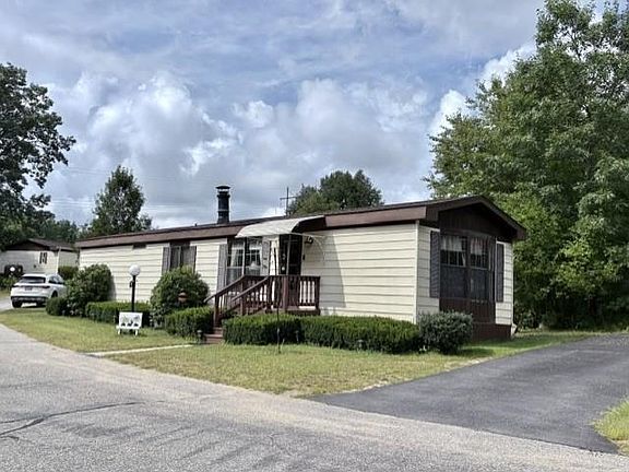 2nd image of 52 Rachel Circle