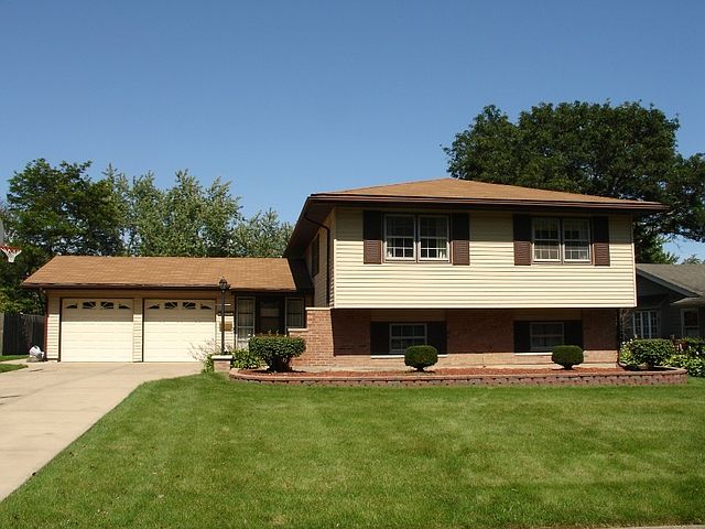 1st image of 21W634 Glen Valley Dr