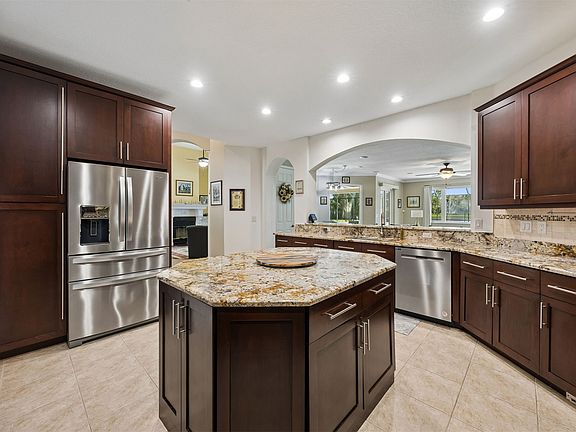 3rd image of 96066 Oak Canopy Ln