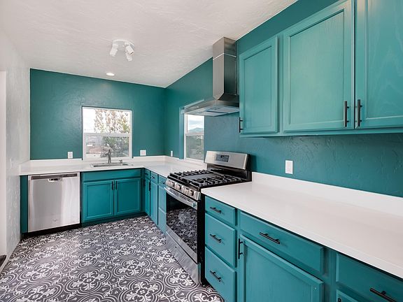 3rd image of 1551 Murray Dr