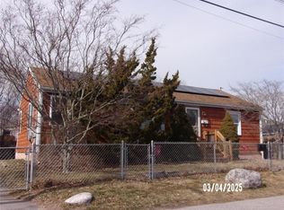 14 Raymond St, East Providence, RI 02914