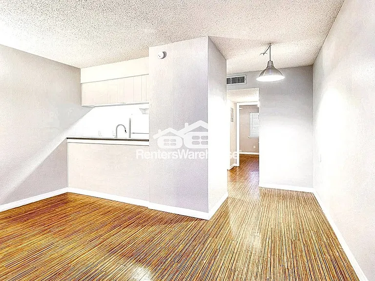 4007 Avenue C #Unit 105 — Photo 8