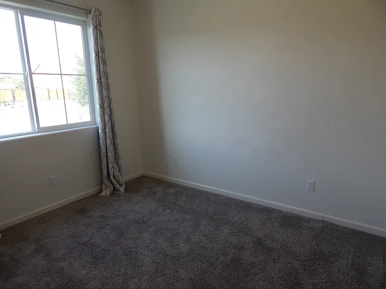 4613 W Payson Ct — Photo 17