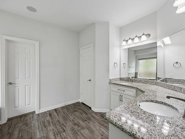 11901 Smithton Ave — Photo 14