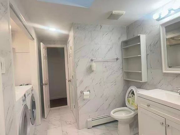 4th image of 110 Parkside Dr N