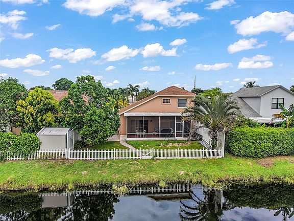 2nd image of 142 Tara Lakes Drive