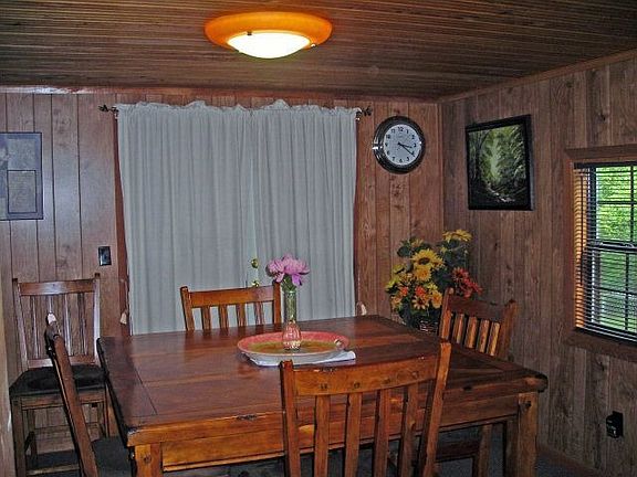 4th image of 921 Blackmur Dr