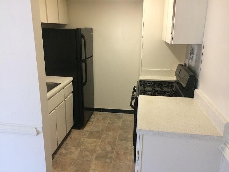 2nd image of 316 W Roanoke St APT 2
