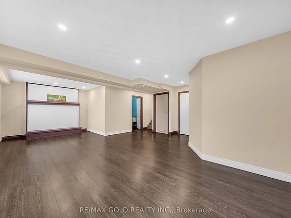5th image of 7651 Swan St