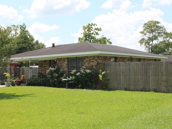 3rd image of 221 Bradford Dr