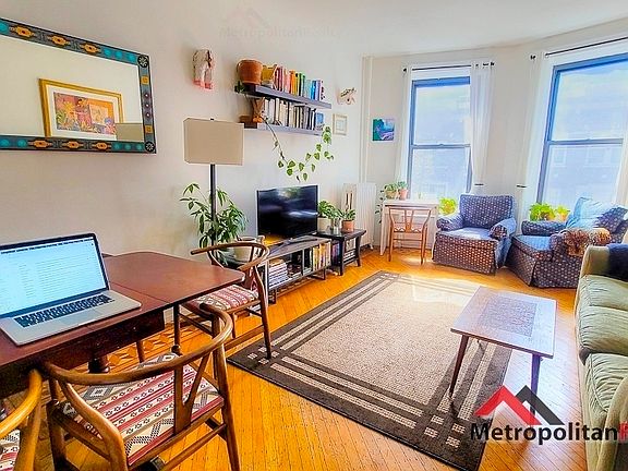 5th image of 529 5th St #3RIGHT