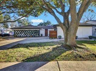 5747 Birdwood Rd, Houston, TX 77096