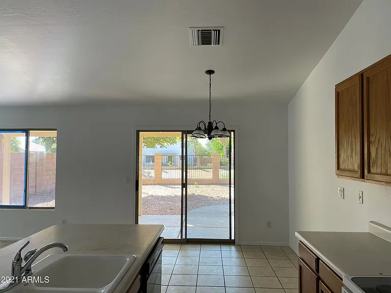 15969 W Madison St — Photo 6