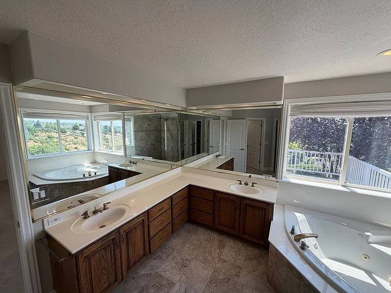1835 N Beechwood Dr — Photo 19