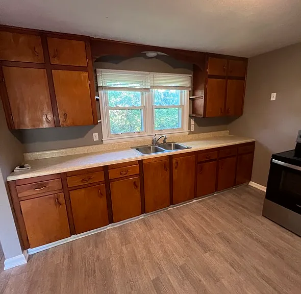 1623 Highridge Cir — Photo 3