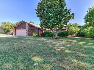 18213 Ridgewood Ave, Choctaw, OK 73020