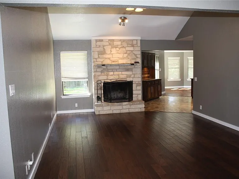 309 Juniper Dr — Photo 5