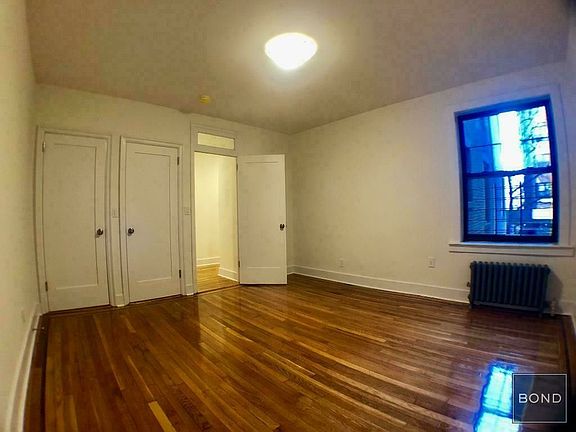4th image of 822 W 187th St #4J