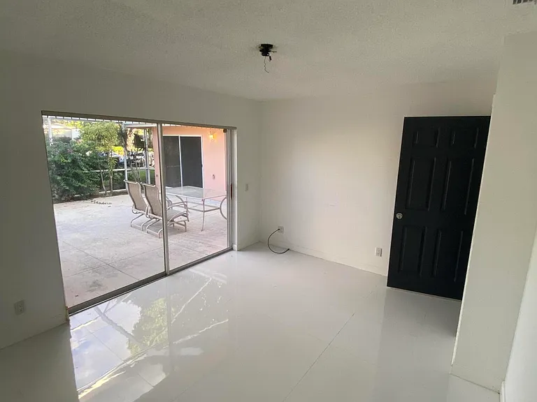 2102 Appleton Ct — Photo 13