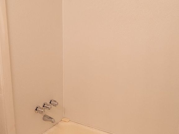 5th image of 1030 Eastern Ave APT 5