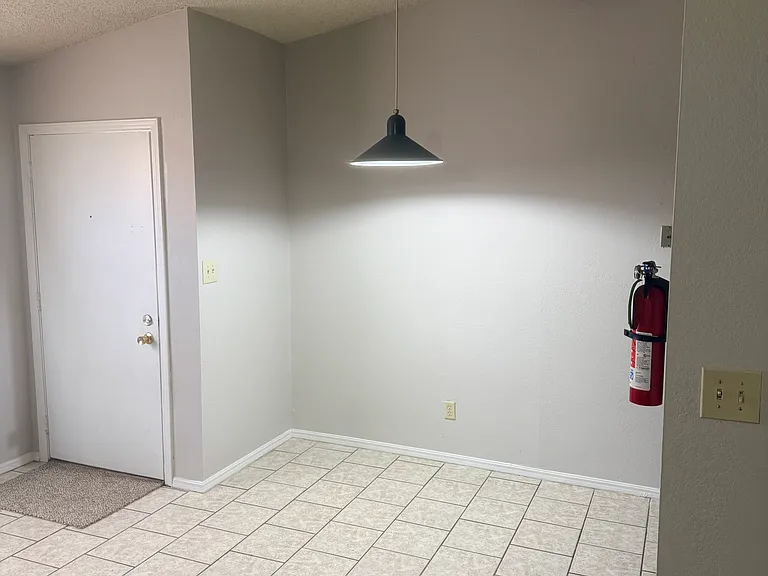 828 Hardy Springs Cir #C — Photo 10