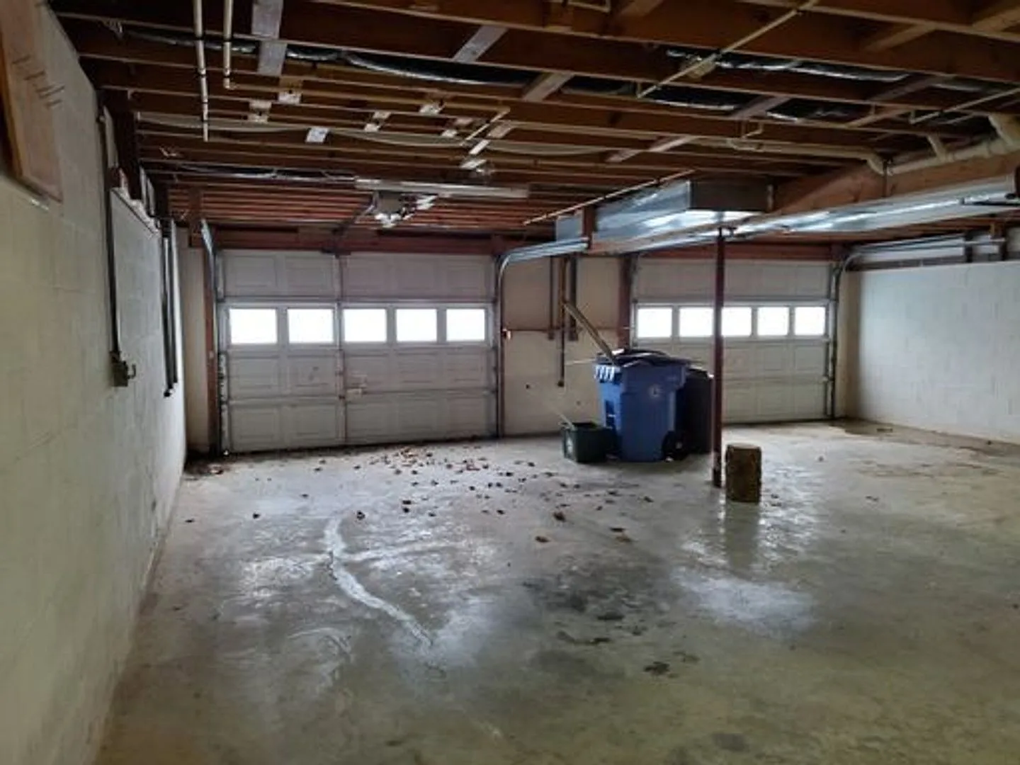 4 Bedroom 2 Bath 2 car Garage with basement — Photo 4