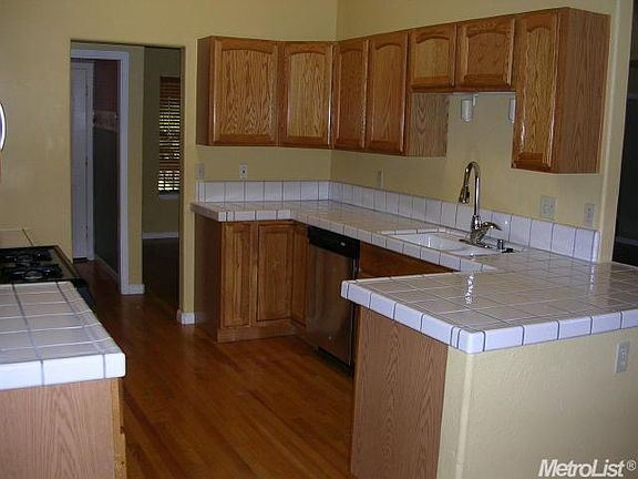 3rd image of 8401 Siegel St