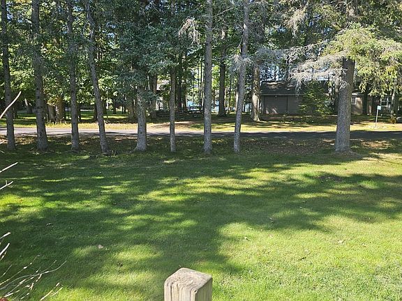 2nd image of 2840 Green Bass Rd