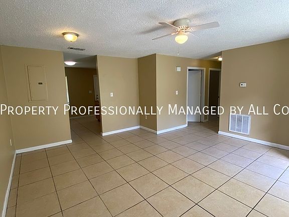 5th image of 408 Pinehurst St