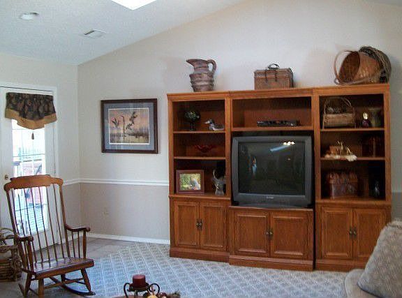 4th image of 8 Rosemary Ln