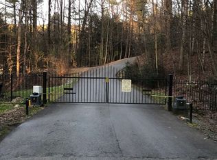 8 Hickory Trl, Ellijay, GA 30540