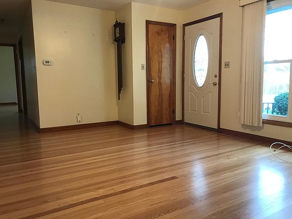 Living room & Front Entry