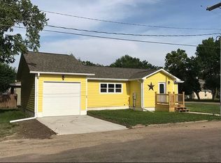 206 N Walnut St, Plankinton, SD 57368