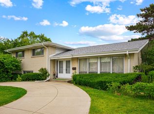 9554 Tripp Ave, Skokie, IL 60076