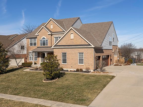 2nd image of 571 Savannah Dr