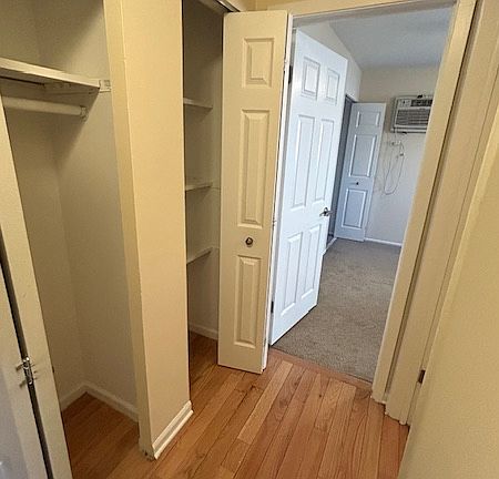 4th image of 7450 Washington St #1