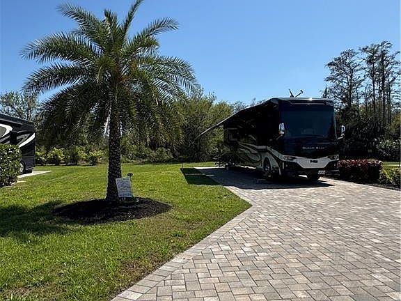 3rd image of 13718 Golden Palms CIR
