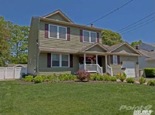 121 Cockonoe Ave, Babylon, NY 11702