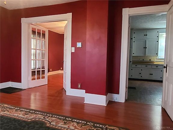 5th image of 135 Rusby Ave