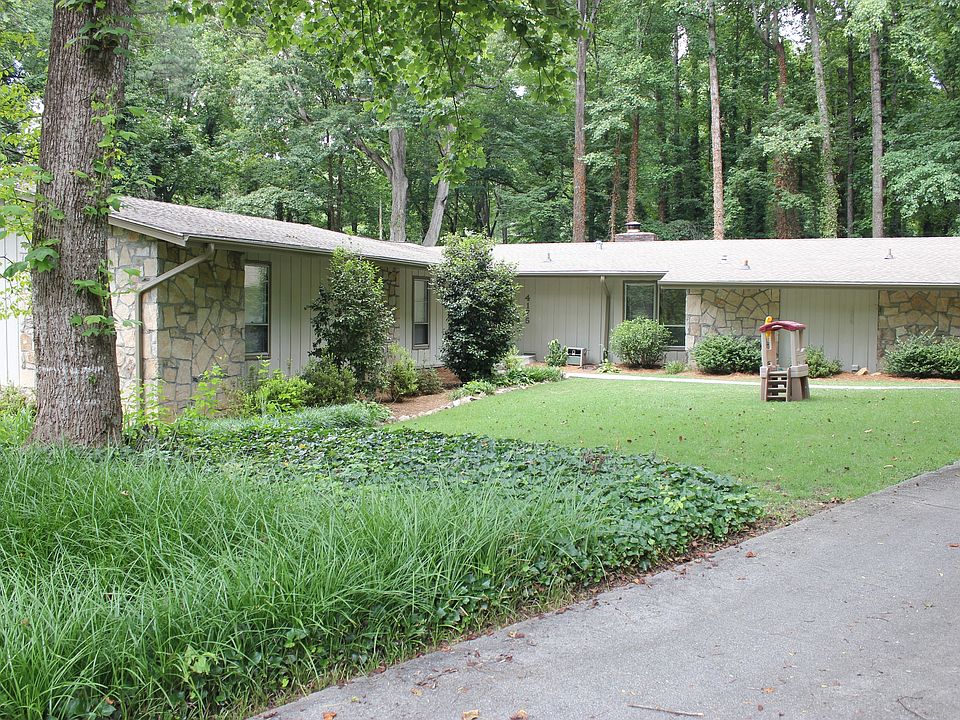 Nice Ranch home with lots of privacy