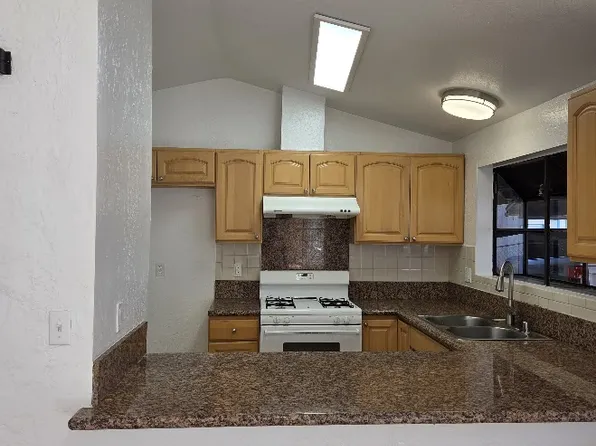 1417 Springtree Ln, Pomona, CA 91768