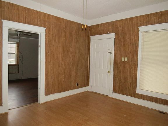 3rd image of 37 Langley Dr