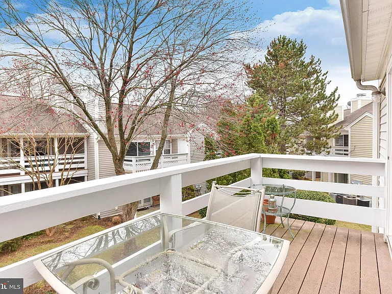 2839 Yarling Ct — Photo 12